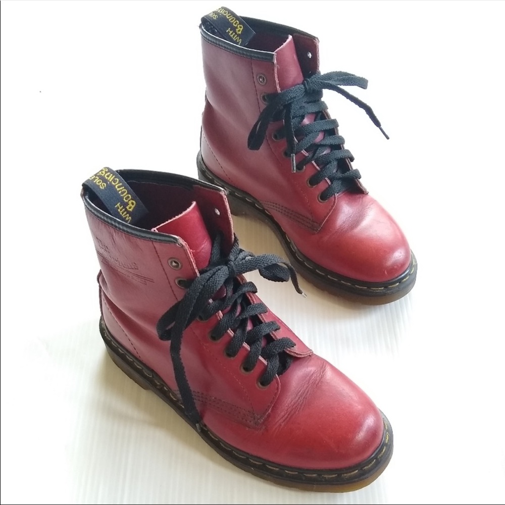DR MARTENS • England made red lace-up combat boots
